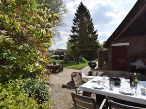 Quaint Farmhouse near River in Oosterwijk